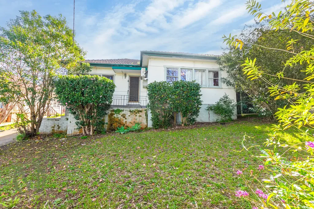 Constitution Hill 3 Bedroom Prime Position on the High Side of the Street with CDC Approved Granny Flat!