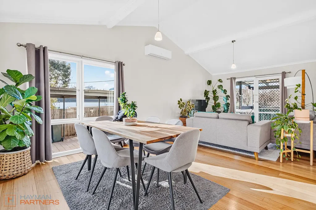 Torrens 4ਬੈੱਡਰੂਮ The Perfect Family Home in One of Torrens' Finest Streets