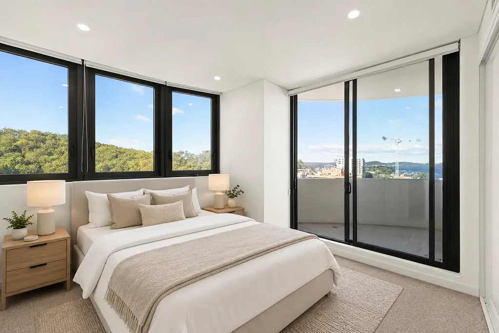 Gosford 3ห้องนอน Commanding Level 16 Position | 3 Bedroom + Study Residence with Panoramic Water & Bushland Views