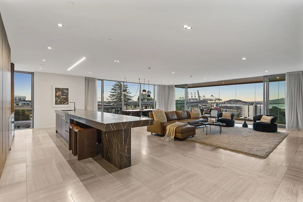 Parnell 4房 以奖章定义高度｜340㎡北向顶层公寓，尽览城市与海港风光 Award Winning Design