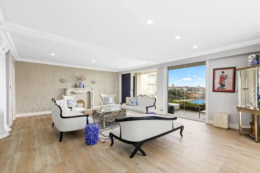 PENTHOUSE WITH PRIVATE ROOFTOP TERRACE