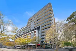 821/32 Bray Street, South Yarra