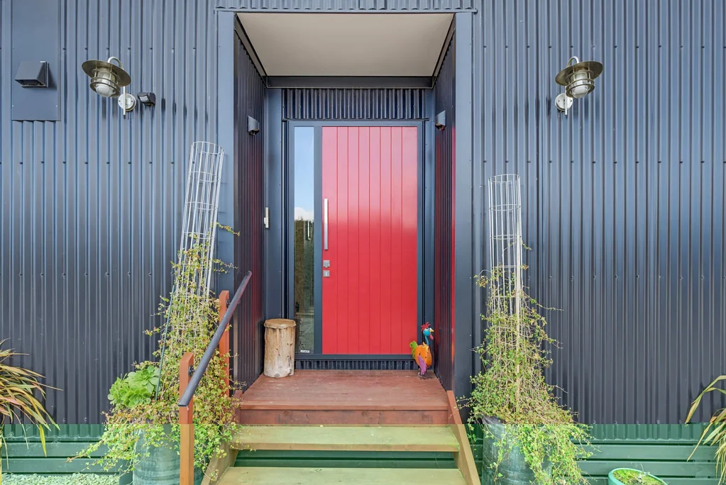 Pleasant Point 3 Bedroom Big Section, Modern Home, Endless Possibilities