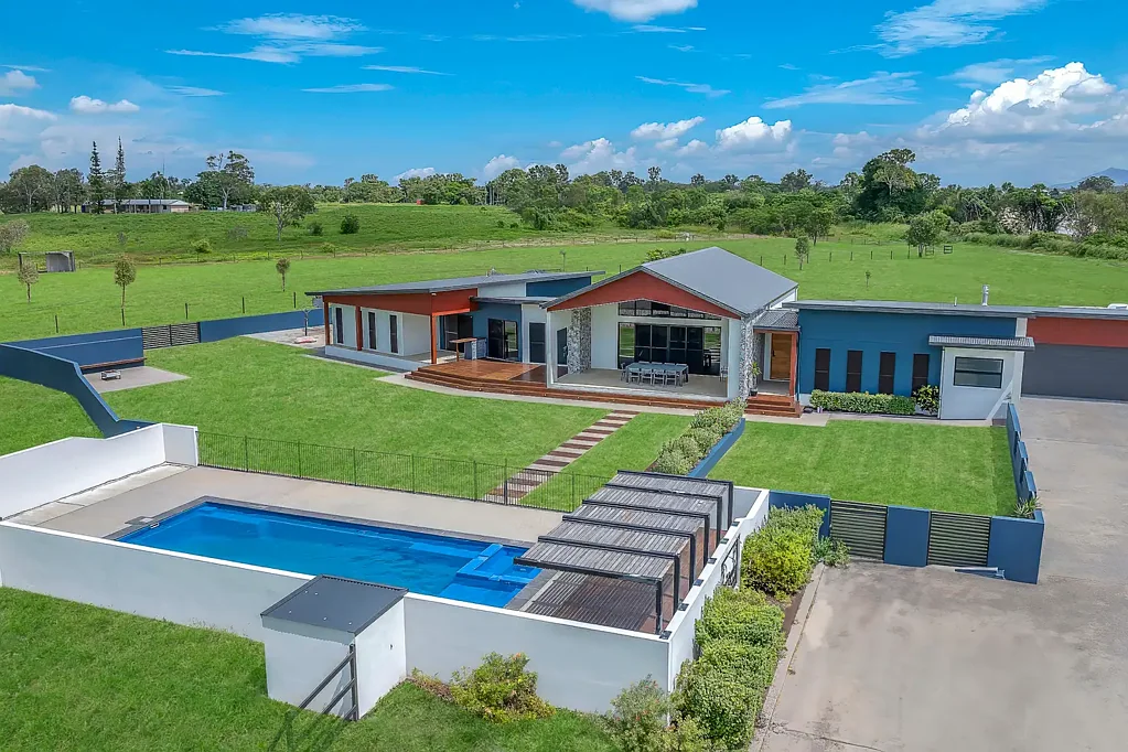Bowen 5 Bedroom Sophisticated Farmhouse with a Whitsunday Lifestyle