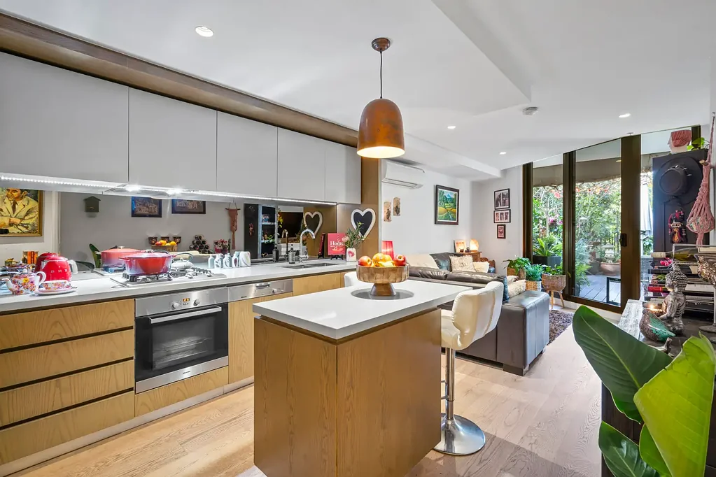 Abbotsford 2 Bedroom Serenity Meets Style on the Yarra
