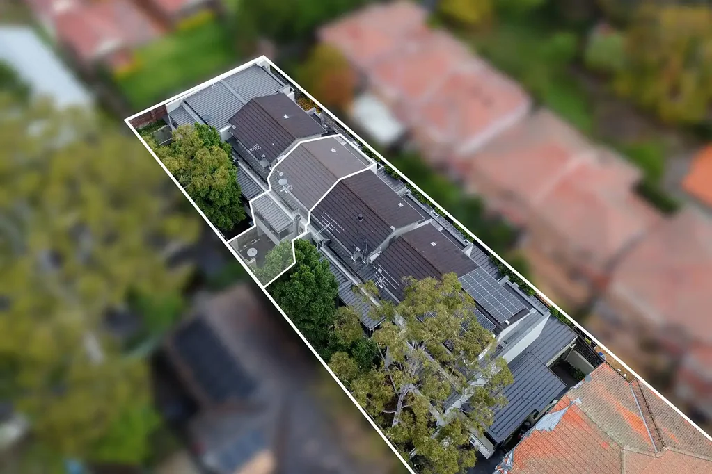 Strathfield 3房 三层私密住宅 花岗岩厨房 步行便利设施 精英学区环绕 双车位安保 Full Brick Townhouse Living and walking distance to Station, Shops & Schools