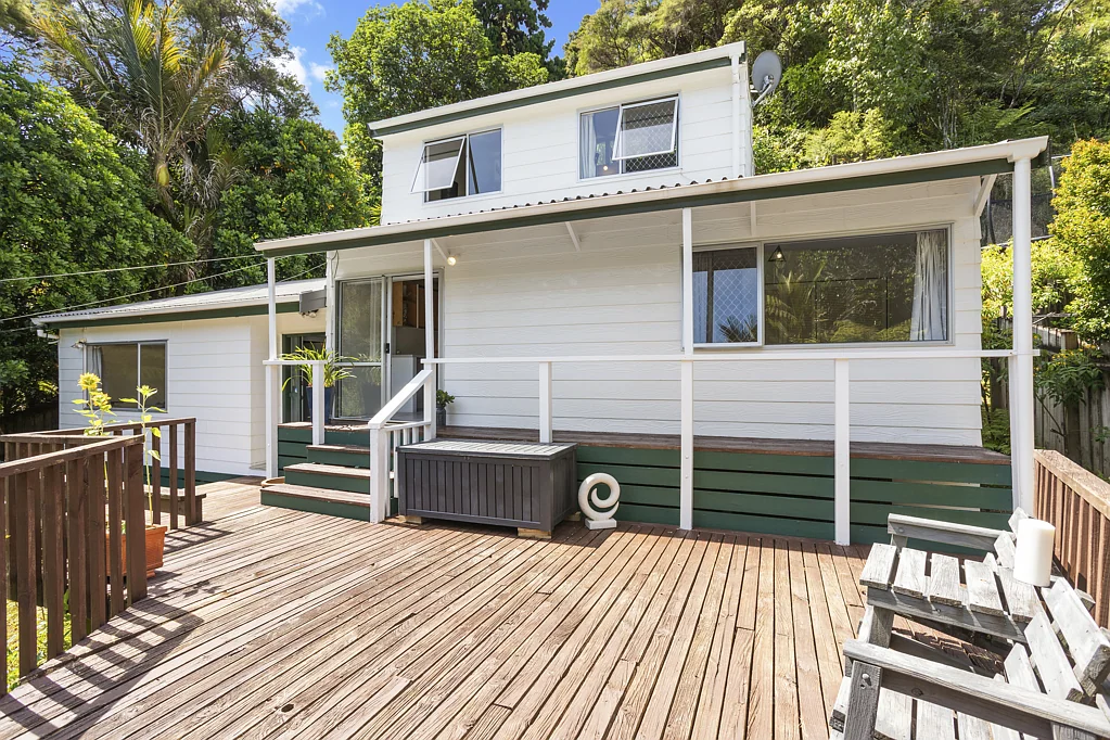 68 Wood Bay Road, Titirangi, Waitakere City, Auckland
