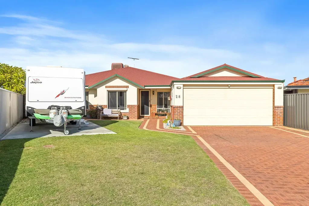 28 Montmartre Green, Port Kennedy, WA 6172