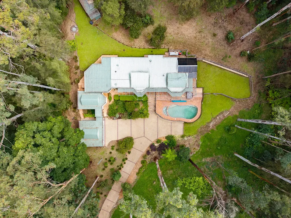 Sun Valley 4Zimmer FAMILY HOME LOCATED WITHIN THIS PRIVATE & PEACEFUL ACREAGE SETTING!