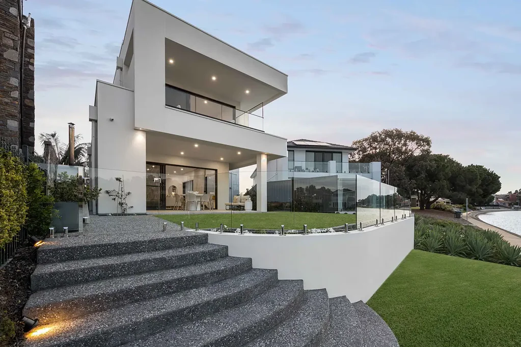 West Lakes 4Zimmer Luxury Lakefront Home - Private Viewings Only