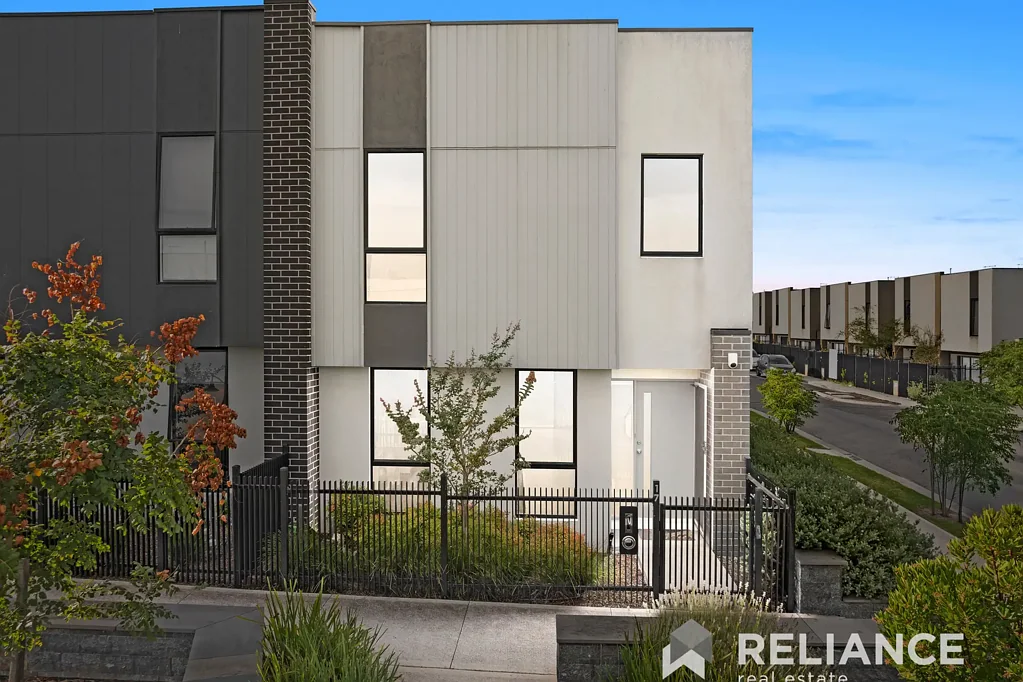 17 Cerulean Walk, Craigieburn, VIC 3064