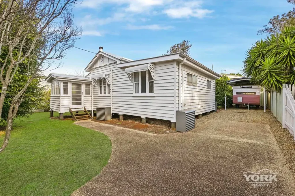 144 Hill Street, Newtown, QLD 4350
