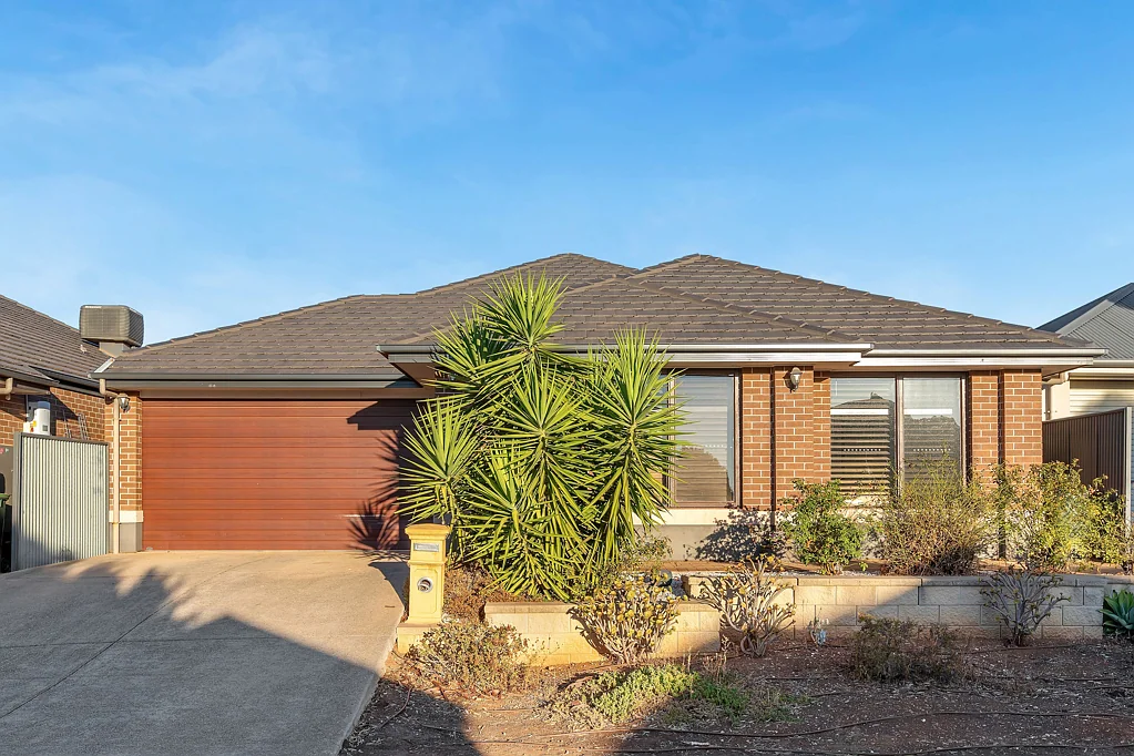 24 Salmon Gum Crescent, Blakeview, SA 5114