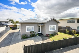351 Tremaine Avenue, Takaro