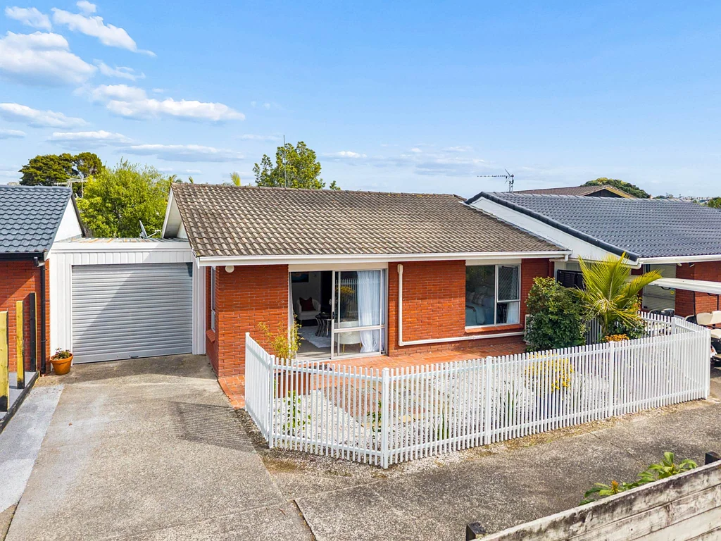 Orewa 2 Slaapkamer Deceased Estate - Motivated Sellers