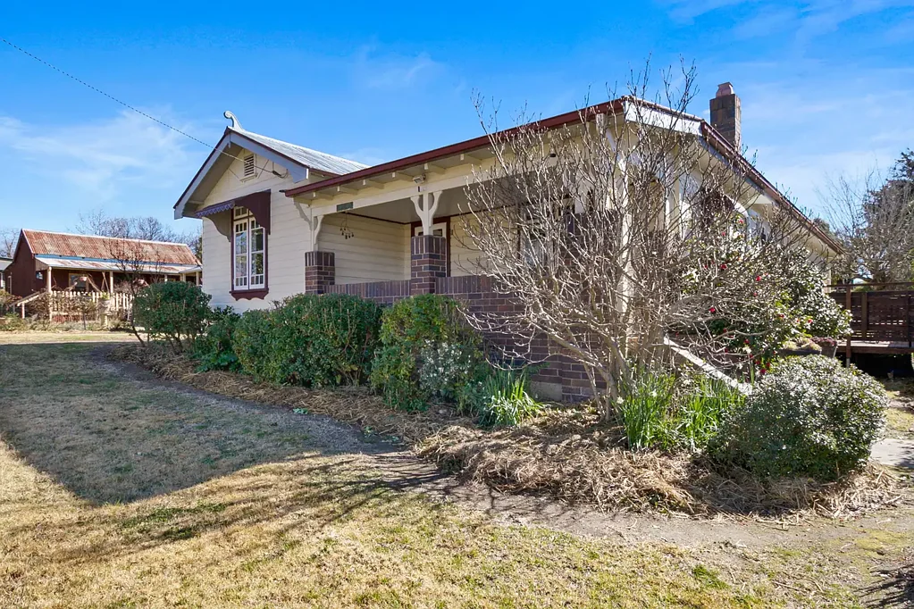 Uralla 4ਬੈੱਡਰੂਮ Hillview - A Timeless Beauty!
