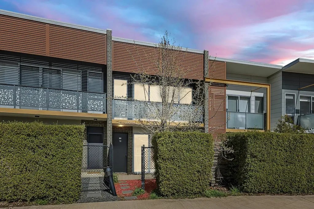 Lawson 3ਬੈੱਡਰੂਮ Spacious Townhouse Offering Comfort and Convenience