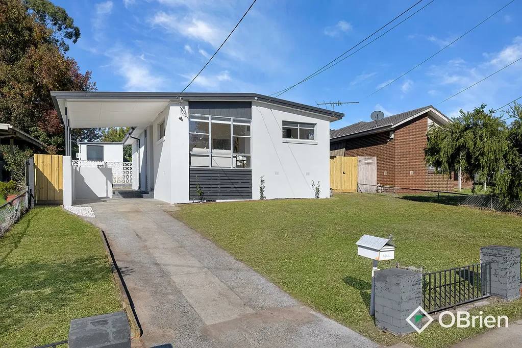 Frankston North 4chambre Beautifully updated home with studio
