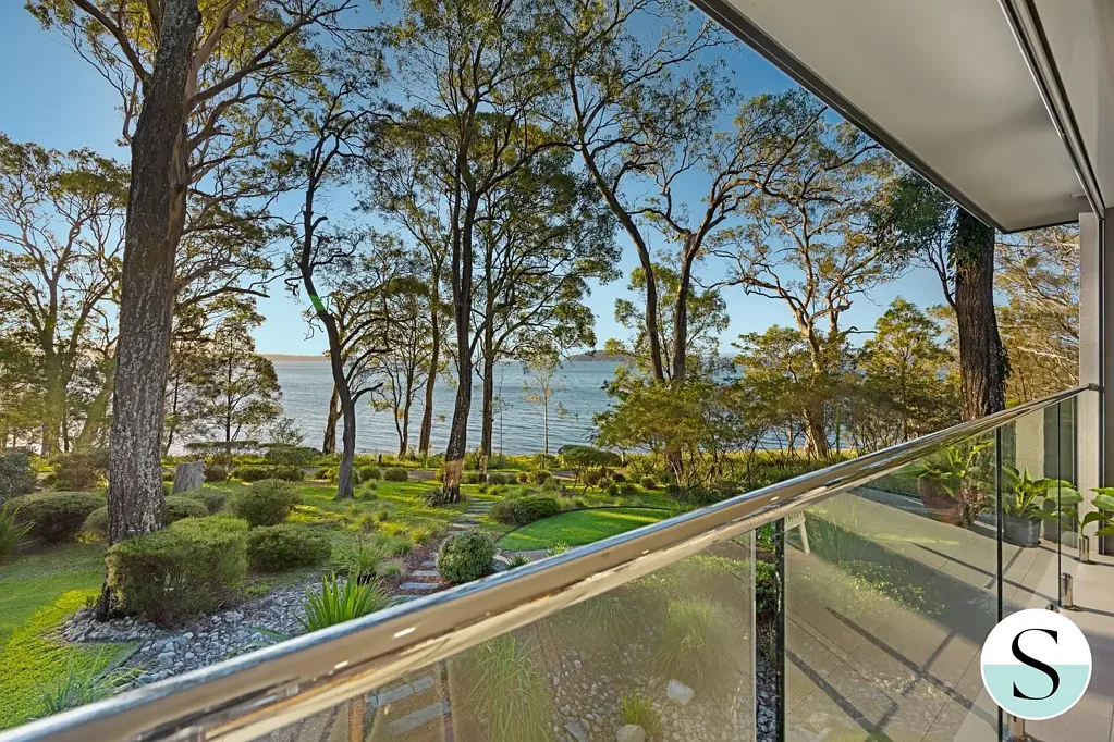 Modern Family Home in the Prestigious Murrays Beach Estate