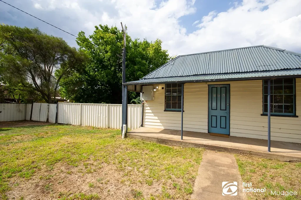 RECENTLY RENOVATED COTTAGE
