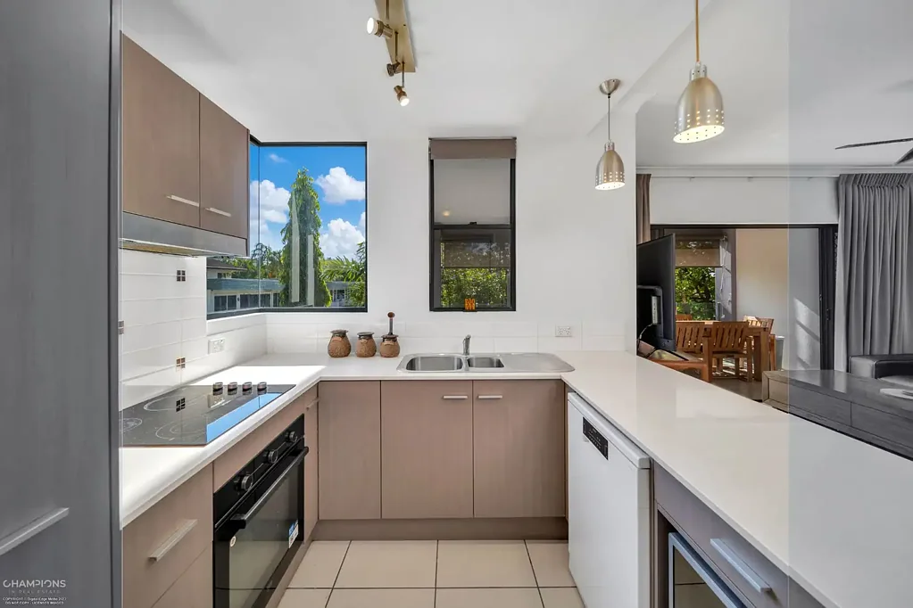 8/172 McLeod Street, Cairns North, QLD 4870