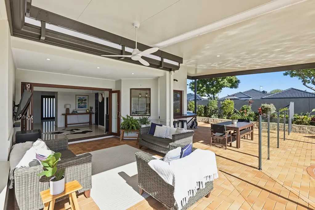 Burleigh Waters 5غرفة نوم PRIME BURLEIGH COVE FAMILY ENTERTAINER