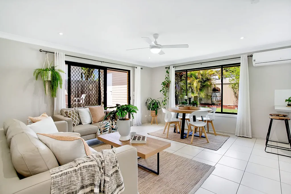 1/67 Broad Street, Labrador, QLD 4215