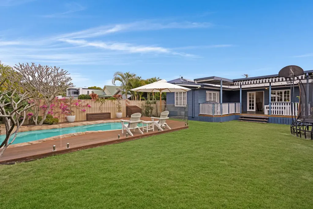 Charming Entertainer in the Heart of Burleigh Heads