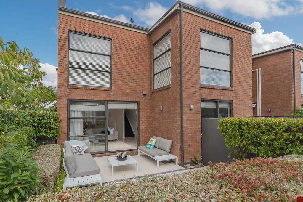 Stonefields 3房  Price Further Reduced