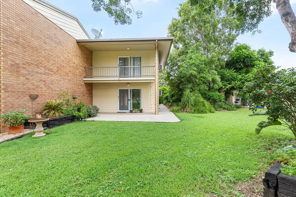 Emerald 3部屋 SOLD BY PAUL MULDREW 0438 589 515