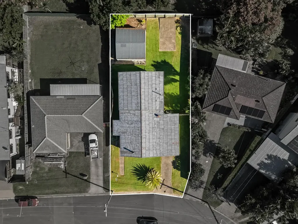 Beenleigh 4房 宽敞627sqm地块 四间大卧室 地下娱乐酒吧 侧通道停车 高增长区域 Spacious Living with a Standout Basement Retreat!
