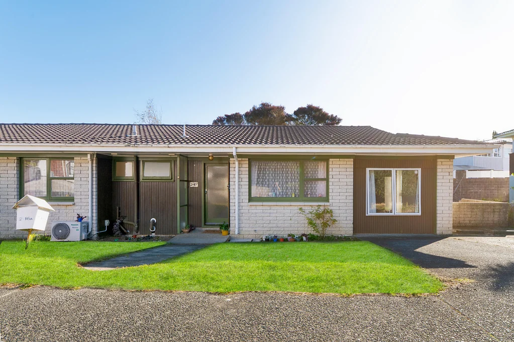 Mount Roskill 2Zimmer Add Value, Reimagine, and Profit!!