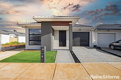 29 Mistletoe Drive, Strathtulloh, VIC 3338, 3 Bedrooms, 3 Bathrooms, House