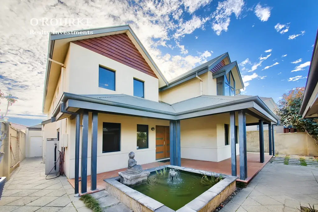 STUNNING FAMILY HOME IN ELEVATED LCOATION