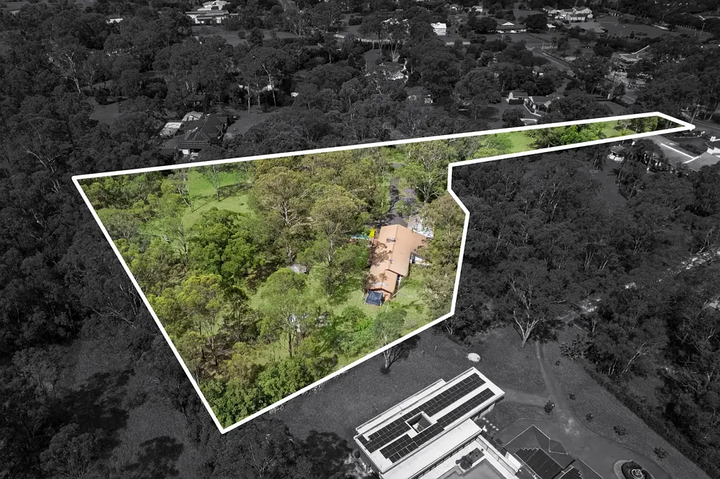 Denham Court 4房 2.54亩阔地 乡村宁静 四卧一书房 主卧套房 独立客厅 厨房核心 户外娱乐区 双车库 Denham Court景致区 A Sprawling 2.54-Acre Lifestyle Retreat in Sought-After Denham Court