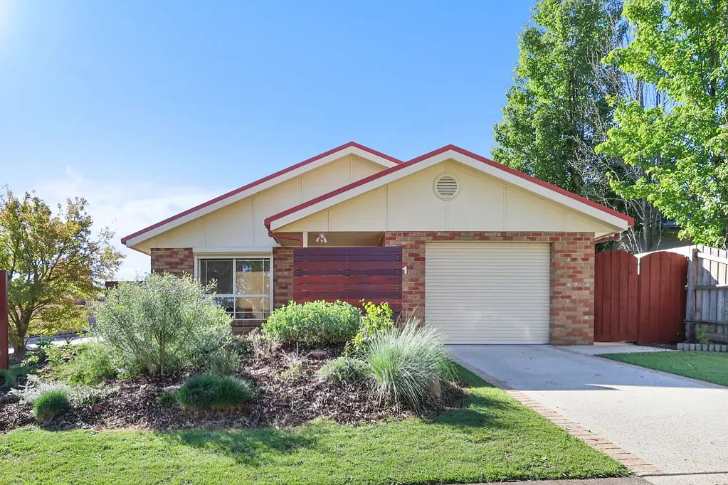 Drouin 2房  ELEGANT TOWNHOUSE, BRILLANT LOCATION