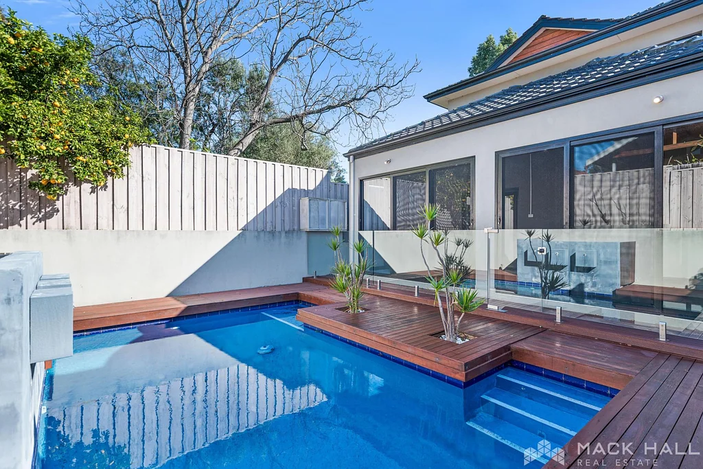 MODERN & SPACIOUS QUALITY HOME WITH STUNNING OUTDOOR ENTERTAINING AREA