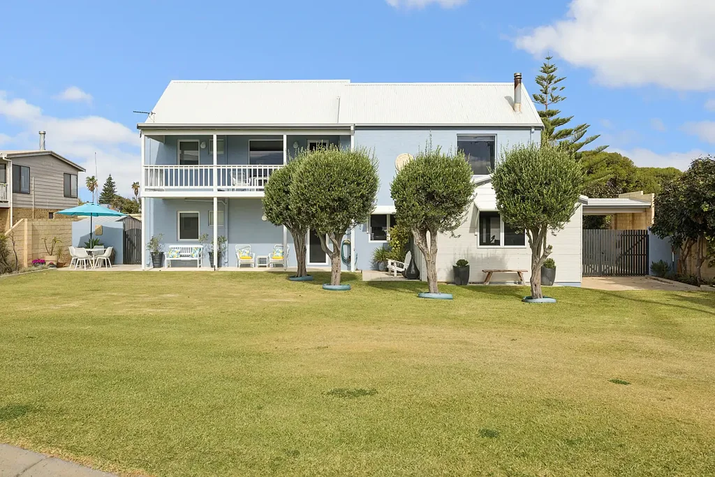Lancelin 4房  COASTAL ELEGANCE MEETS TIMELESS SEASIDE CHARM