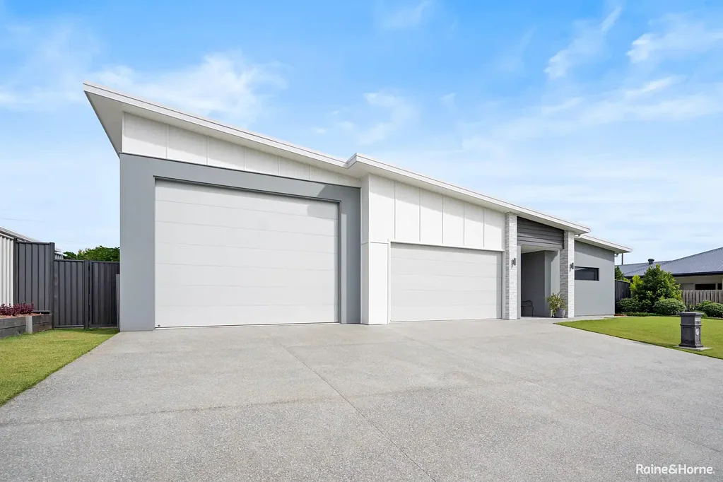 45 Quarterdeck Avenue, Pialba, QLD 4655