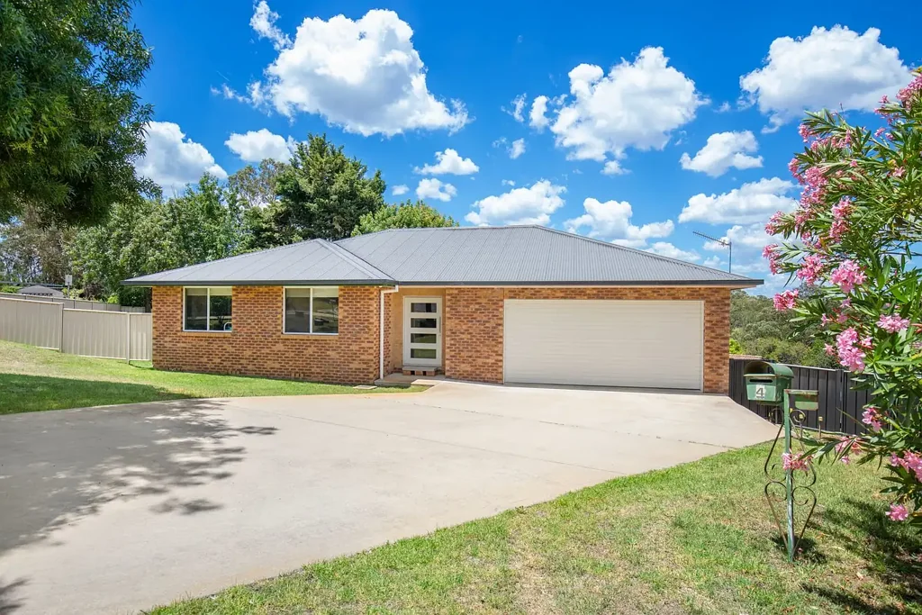 4 Cotterell Place, Armidale, NSW 2350