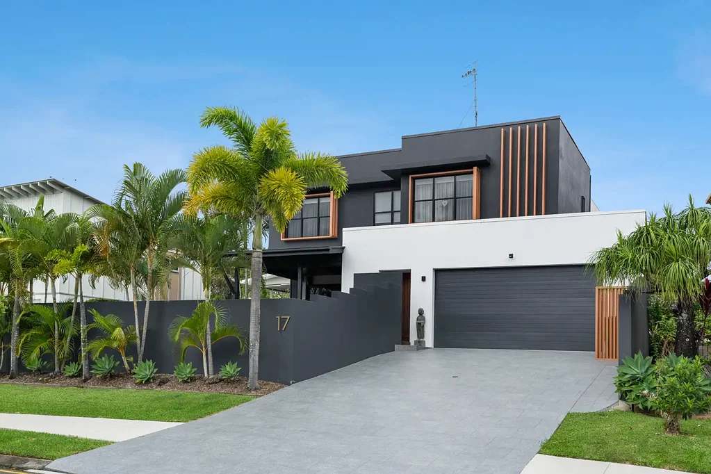 Alexandra Headland 4 Bedroom Luxurious Coastal Living In The Heart Of Alexandra Headland!