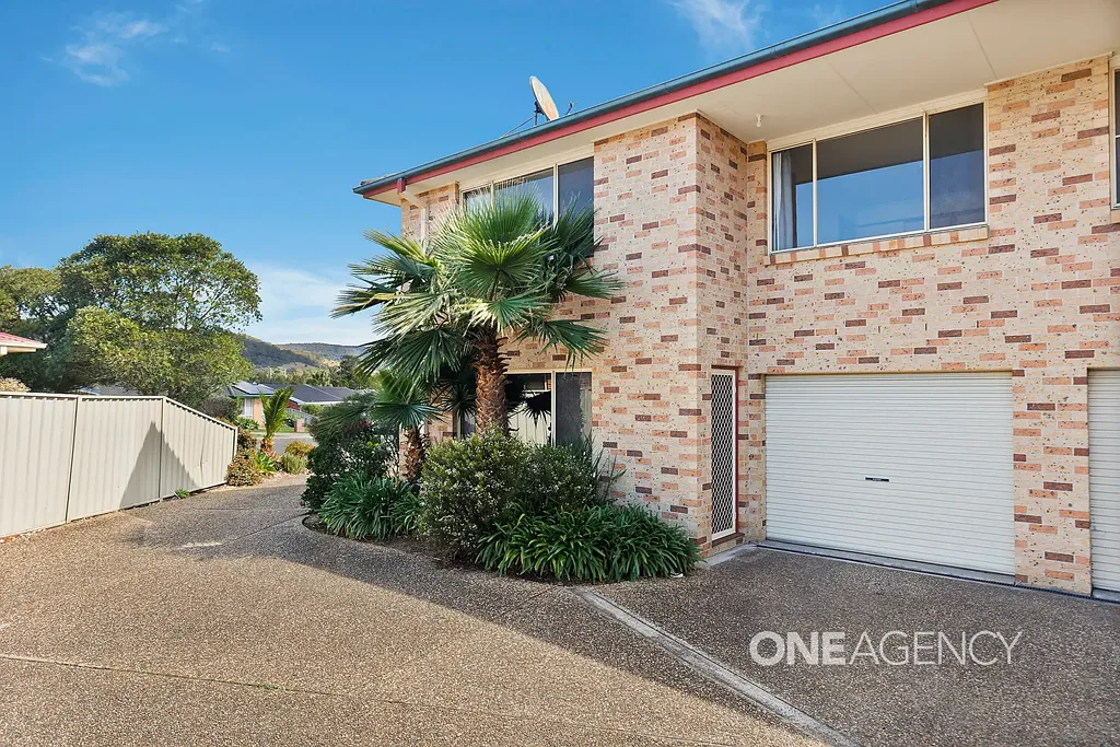 CONVENIENT TOWNHOUSE LIVING IN THE HEART OF ALBION PARK RAIL