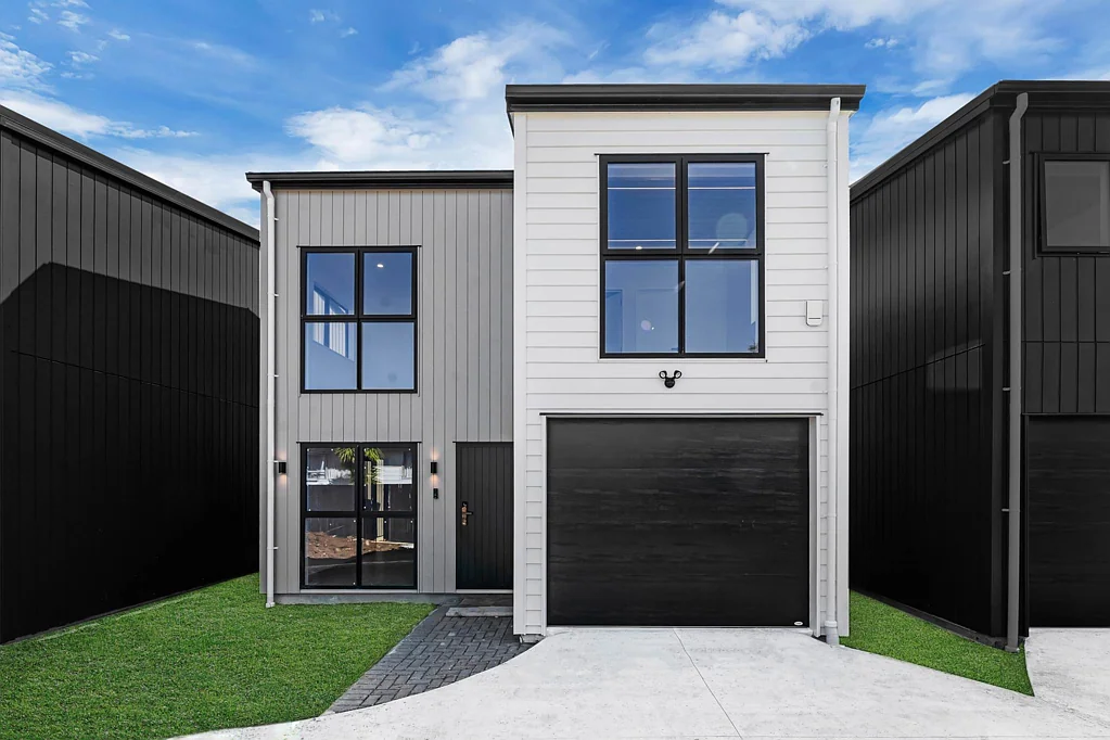 Manurewa 4 Slaapkamer Brand New Standalone Homes in Heart of Manurewa!