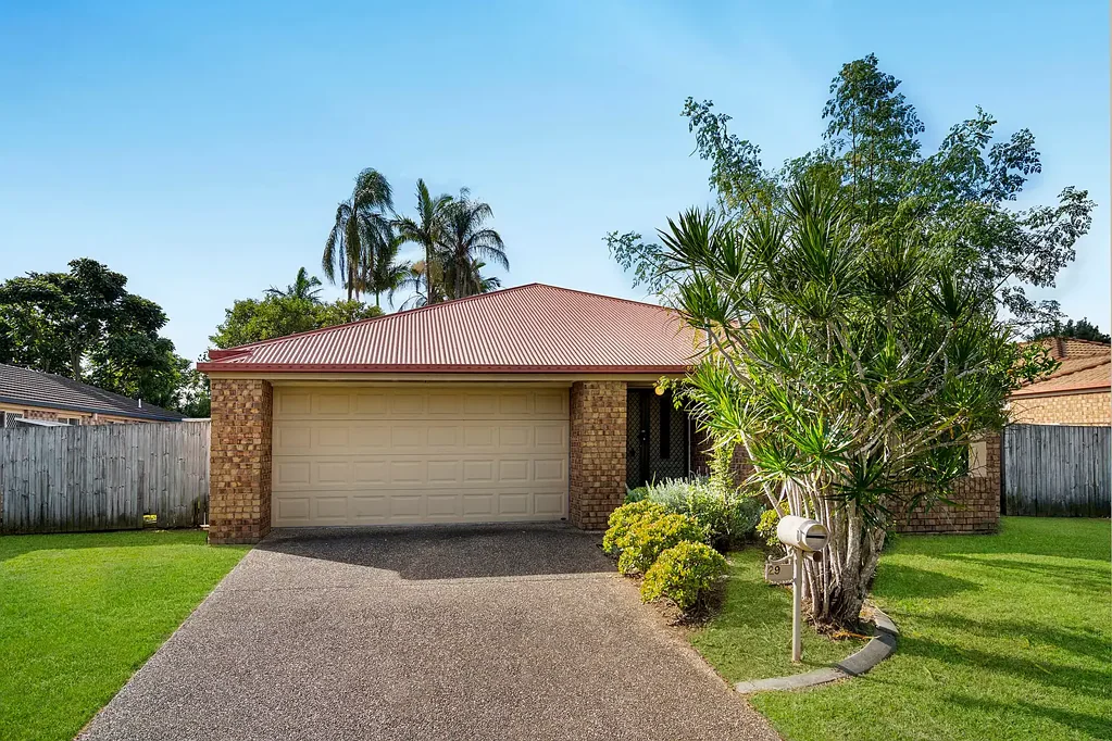 Large Home in Quiet Estate