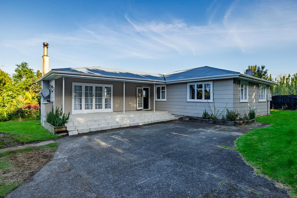 Kerikeri Surrounds 6બેડરૂમ More than meets the eye!