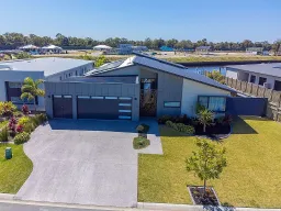 2 Falco Court, Banksia Beach