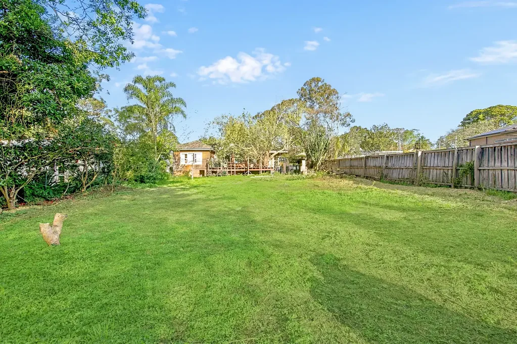 Thornleigh 4Kwarto Rare Sub-Division or Development Site Subject To Council Approval - 1258sqm Outstanding Opportunity in Second-to-None Location