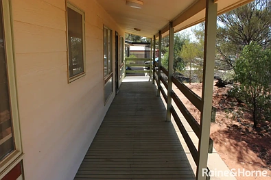 ਬਾਹਰੀ - 28 AXEHEAD RD, ROXBY DOWNS SA 5725