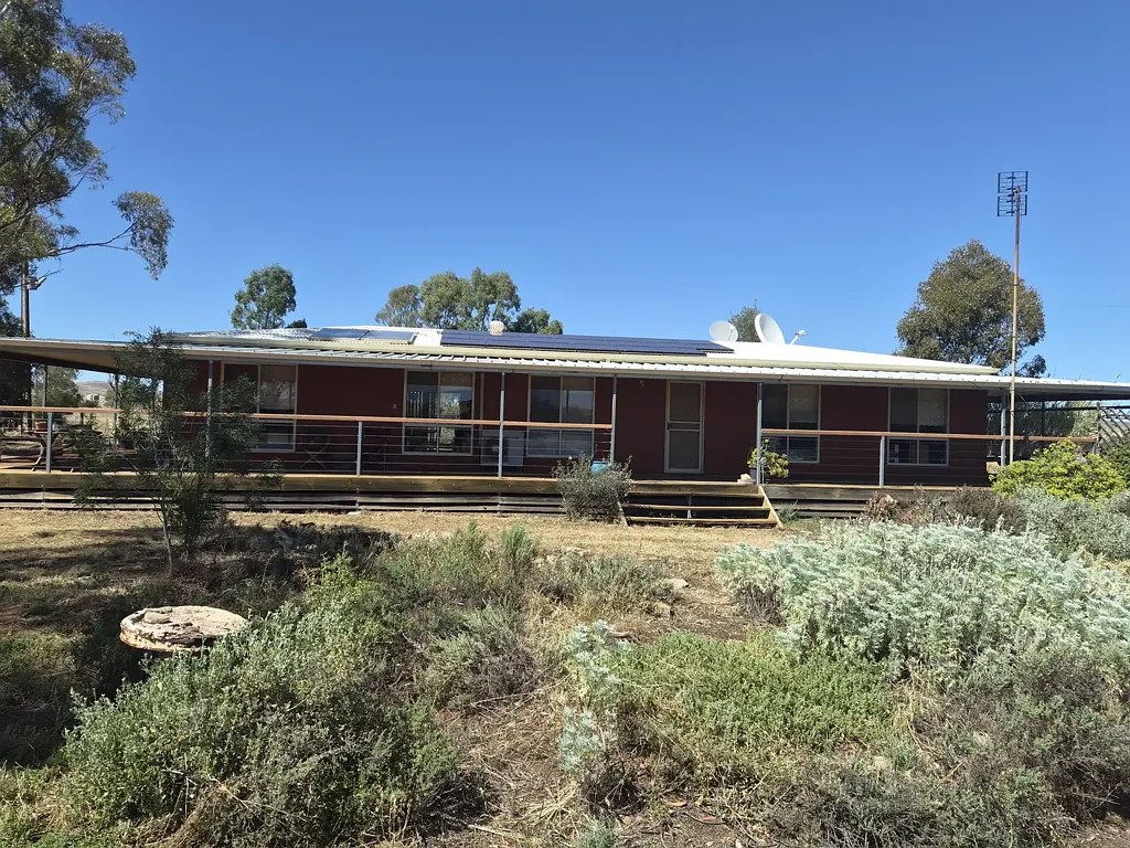 Morchard  Rural Getaway | Hobby Farm | 80 Acres of Grazing Land