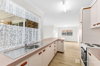 8 RAFFERTY AV, WARWICK QLD 4370, 3 Kuwarto, 1 Banyo, House